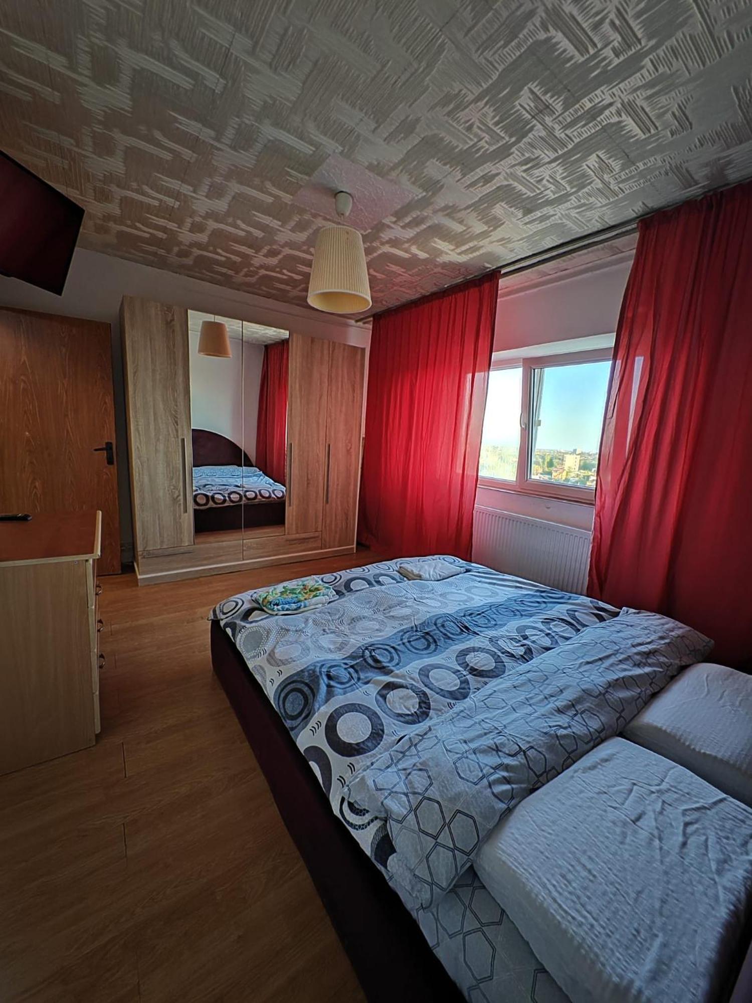 Z Villa Bukares Bagian luar foto