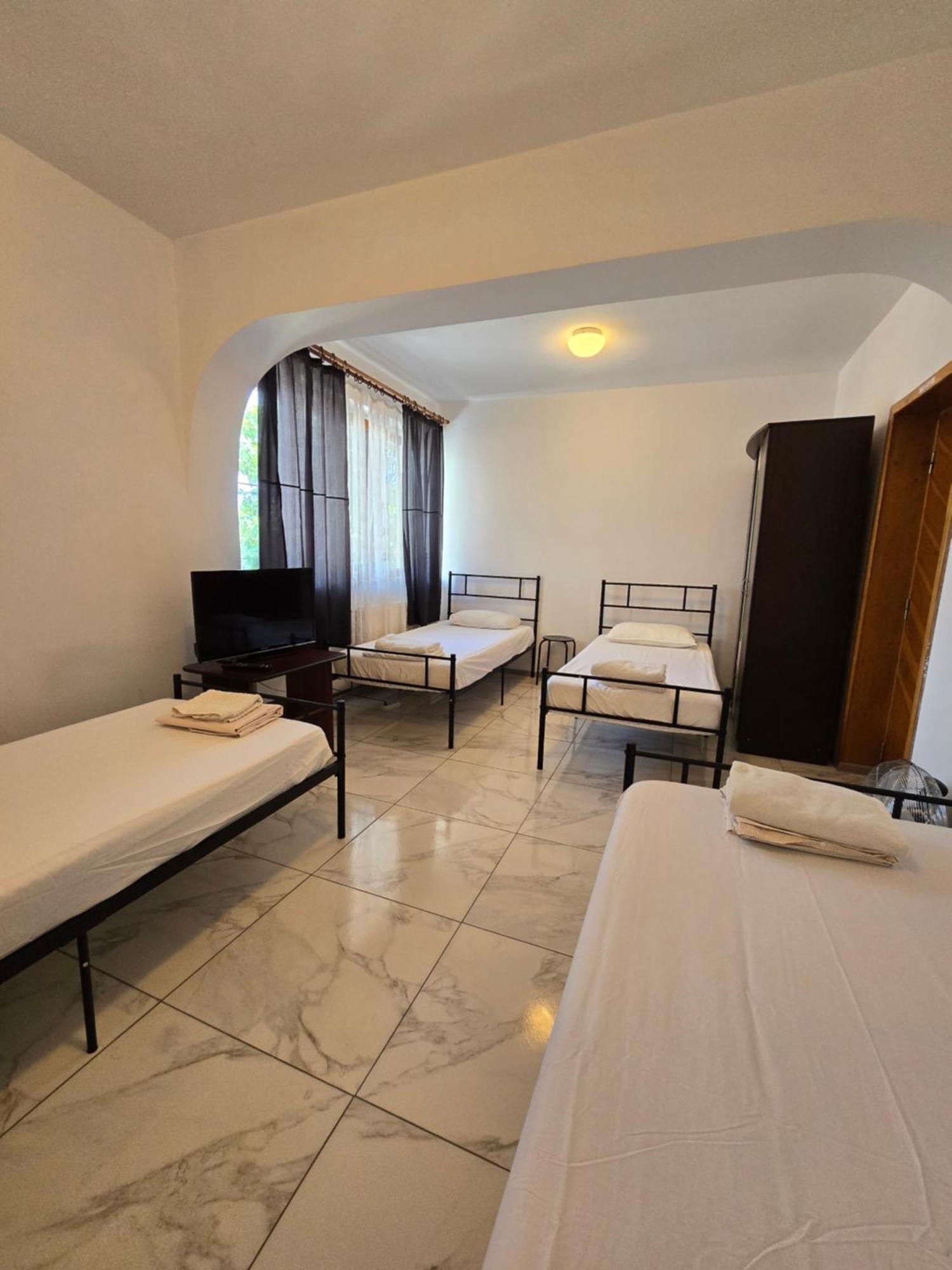 Z Villa Bukares Bagian luar foto