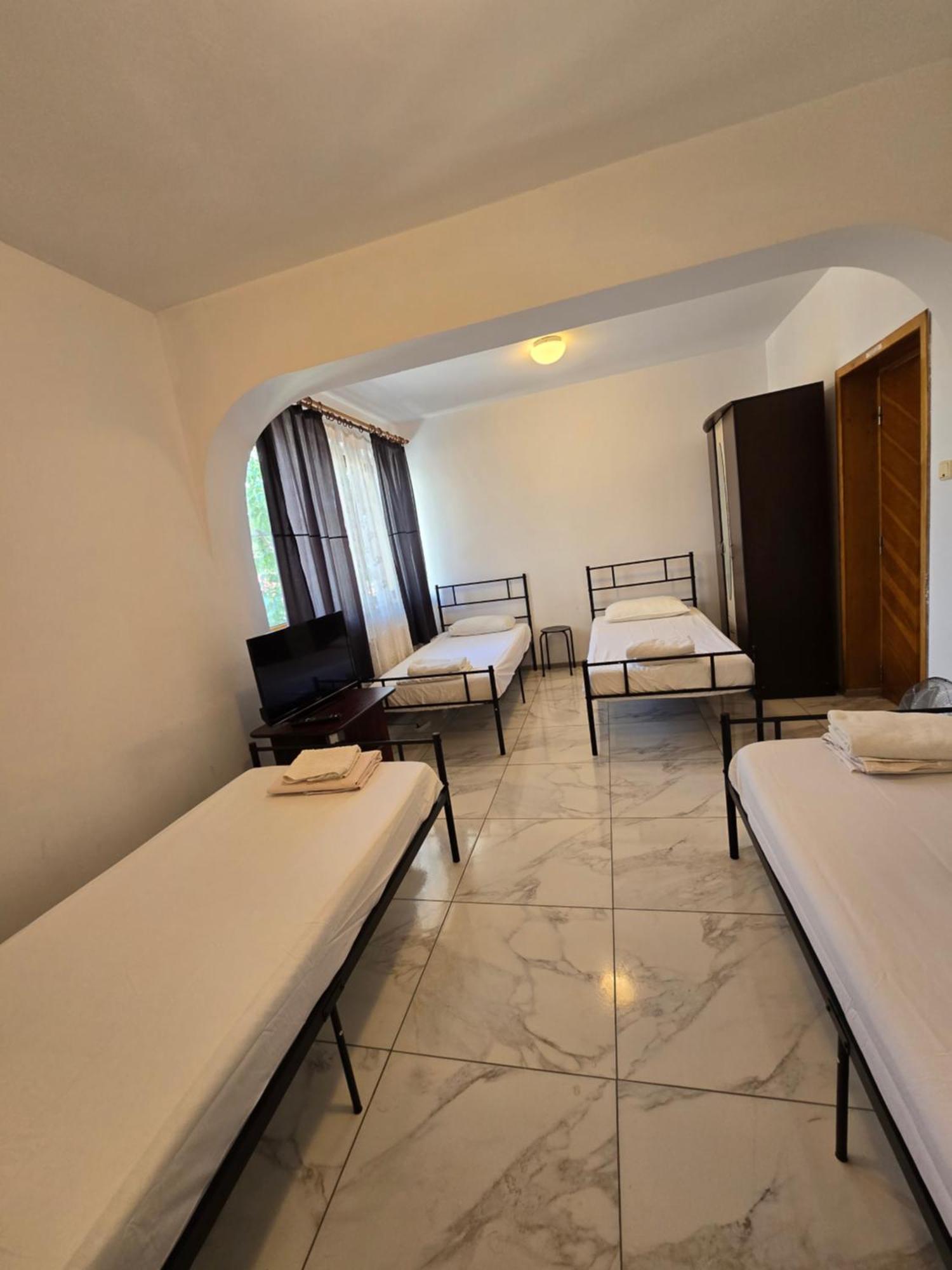 Z Villa Bukares Bagian luar foto
