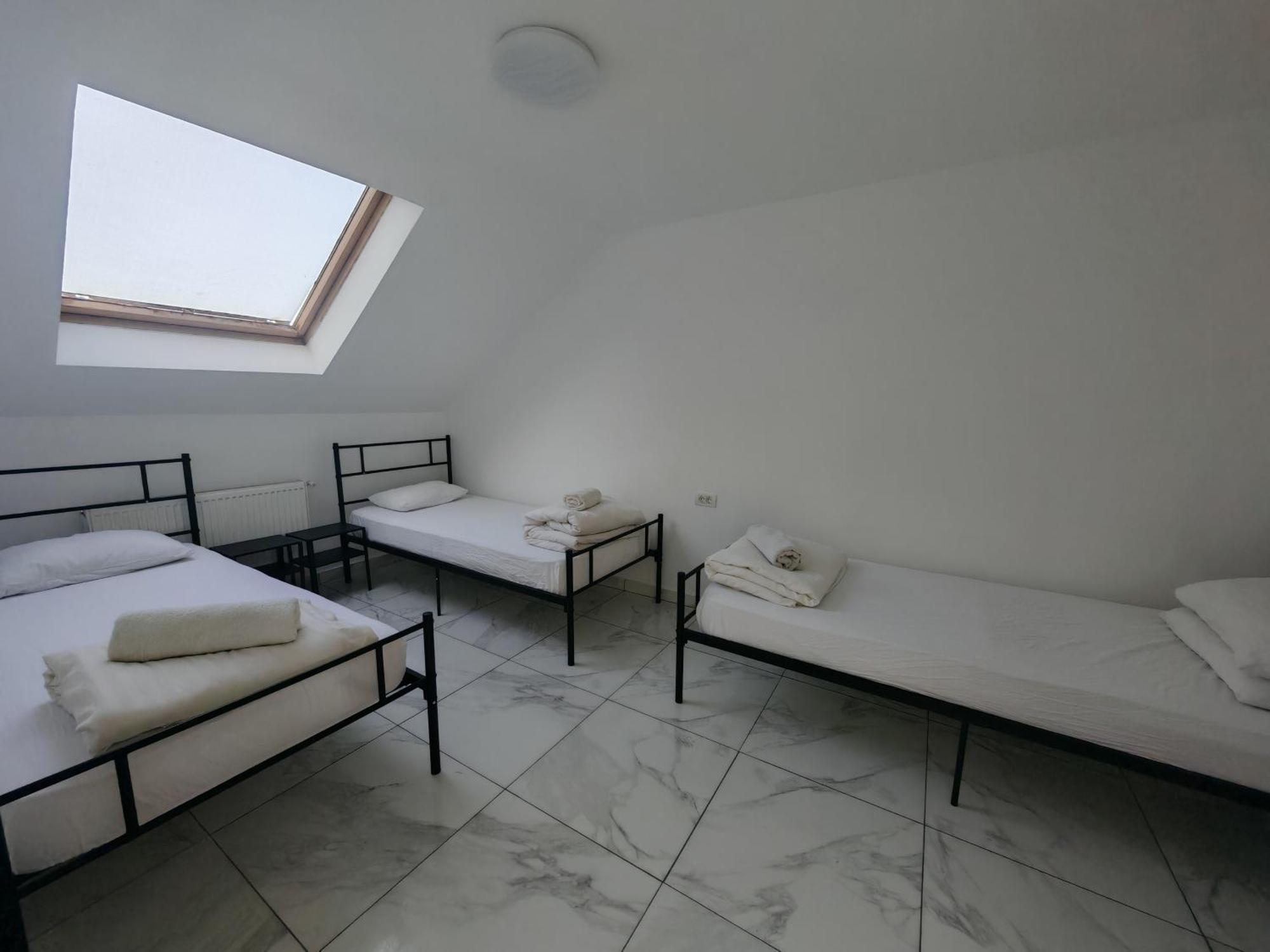 Z Villa Bukares Bagian luar foto