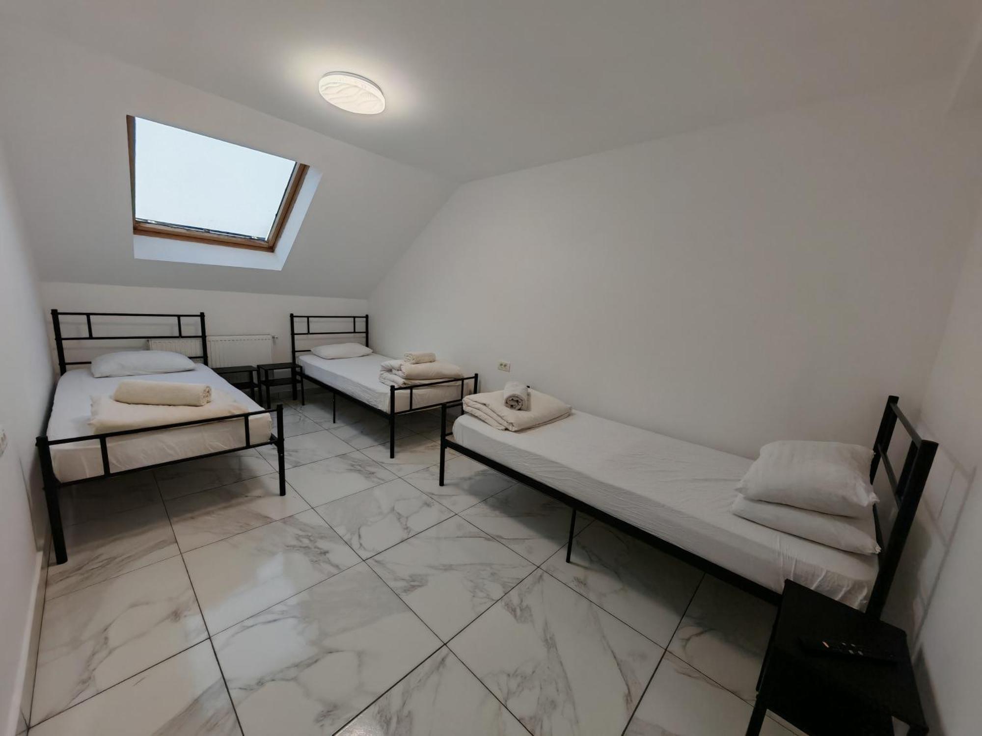 Z Villa Bukares Bagian luar foto