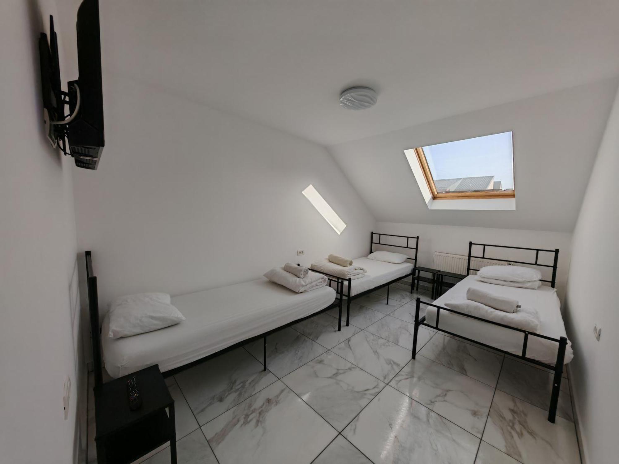 Z Villa Bukares Bagian luar foto