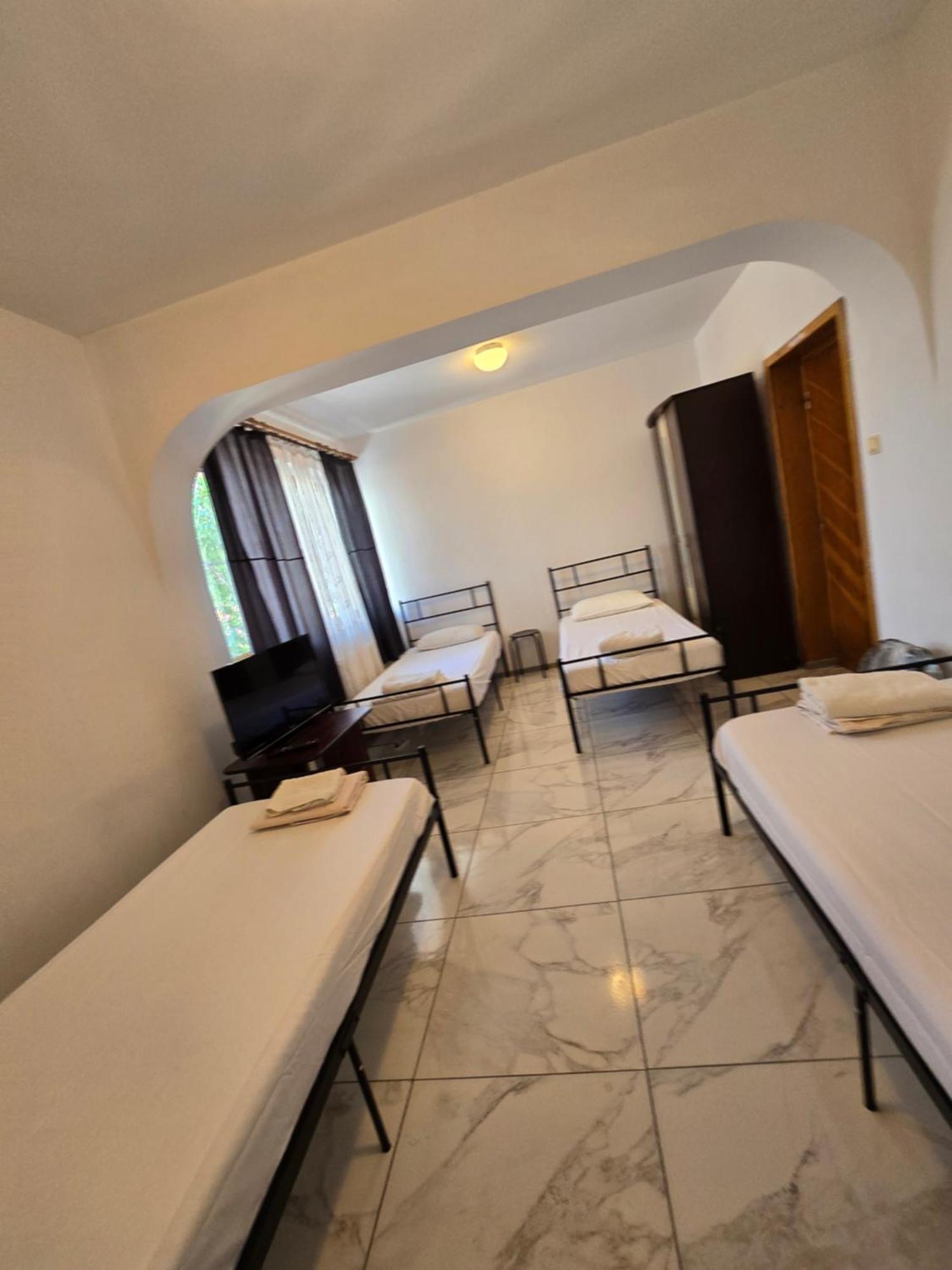 Z Villa Bukares Bagian luar foto