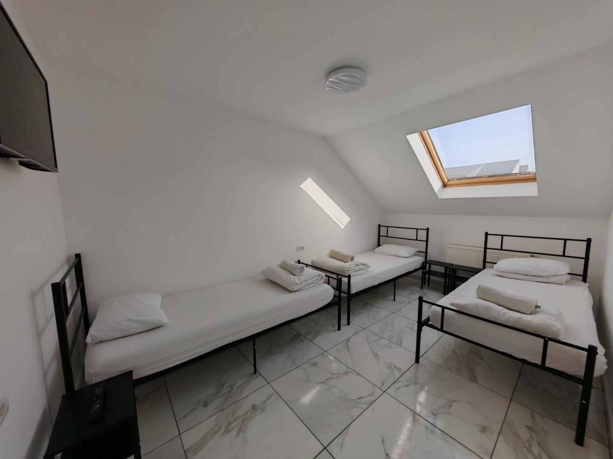 Z Villa Bukares Bagian luar foto