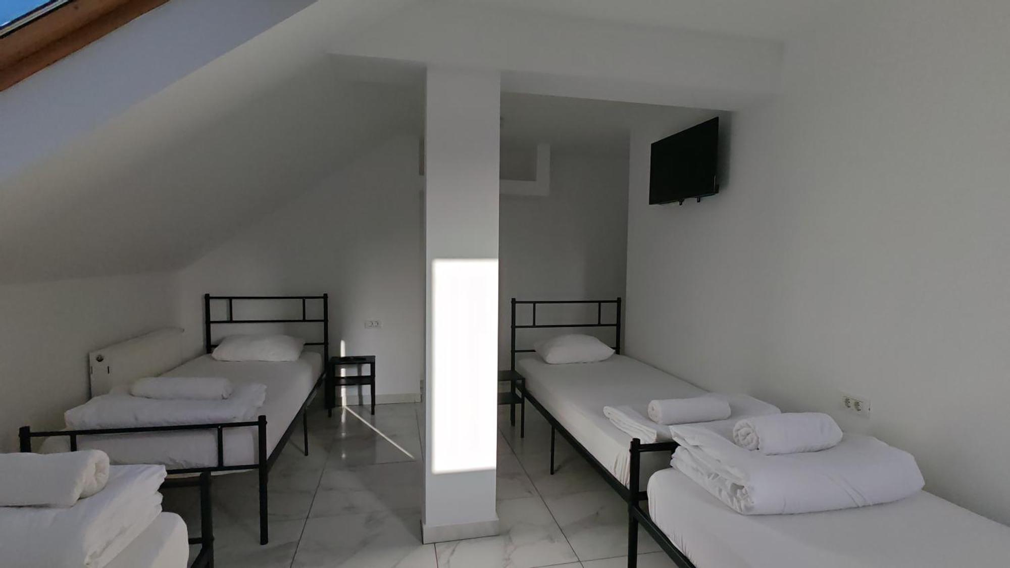 Z Villa Bukares Bagian luar foto